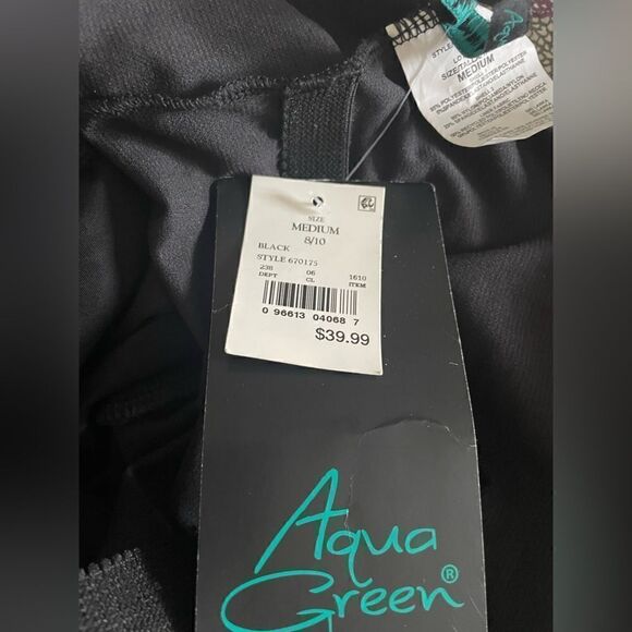 🆕 Aqua Green™ ~ Women's Size M~ Black ~1 Pc. Swimsuit w/Pockets romper - Picture 6 of 6
